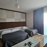 Hotel 045 *