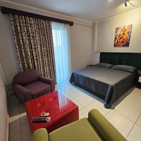 Hotel 045 *
